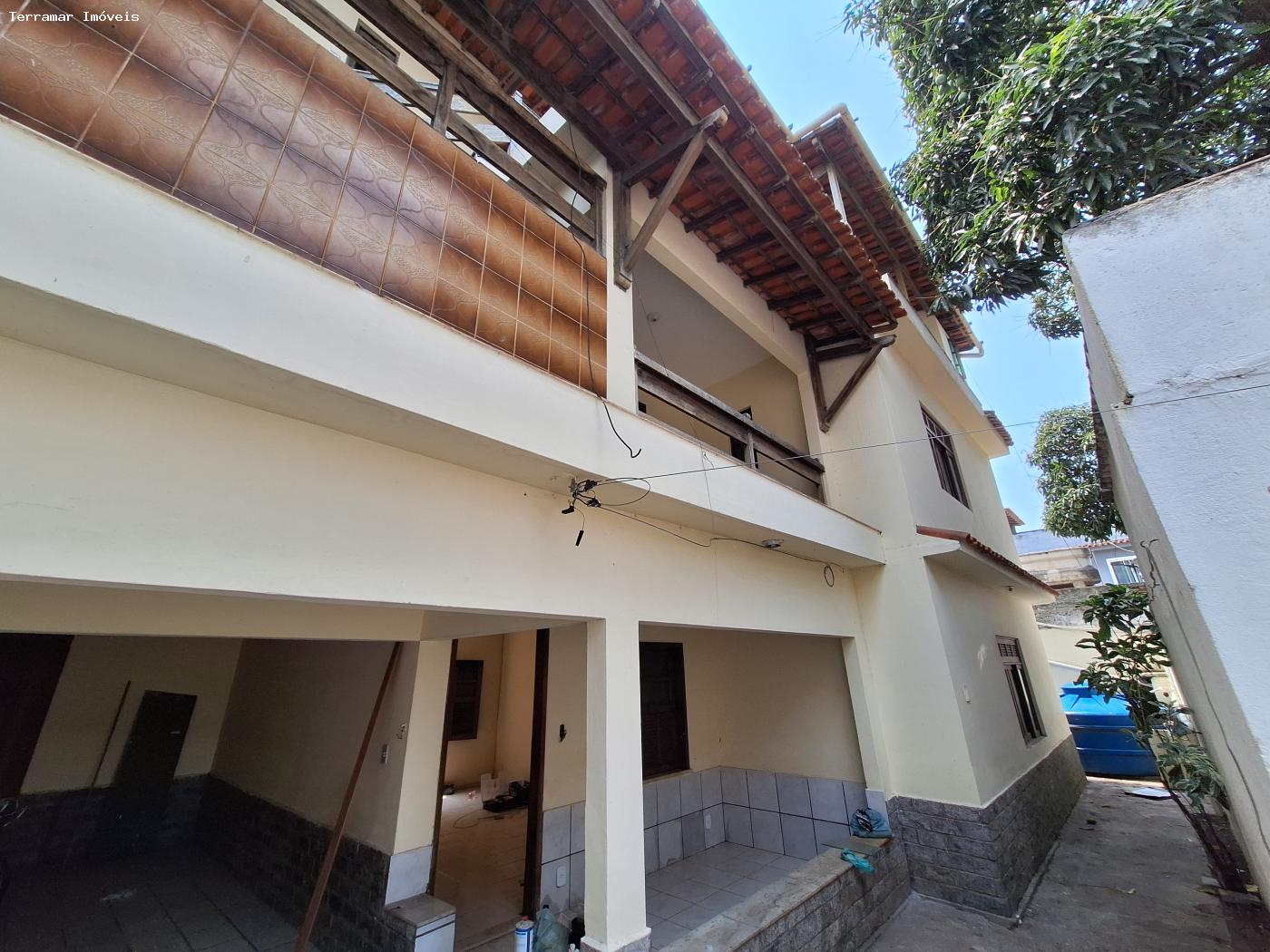 Casa à venda com 3 quartos, 250m² - Foto 2