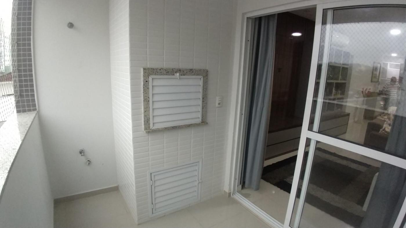 Apartamento para alugar com 2 quartos, 75m² - Foto 18