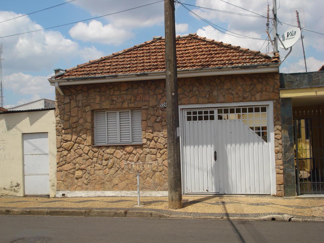 Casa à venda com 3 quartos, 100m² - Foto 1