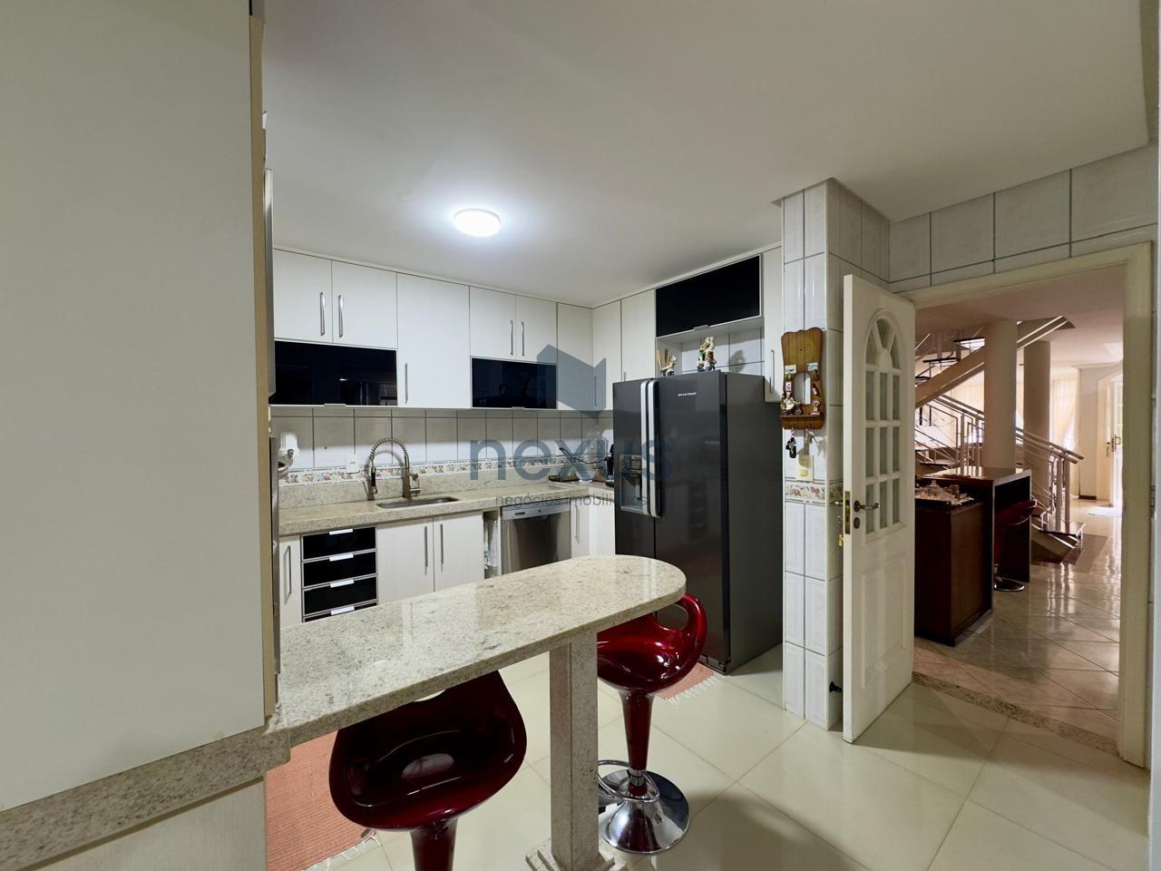 Casa à venda com 3 quartos, 400m² - Foto 34