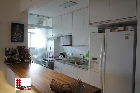 Apartamento à venda com 2 quartos, 61m² - Foto 2