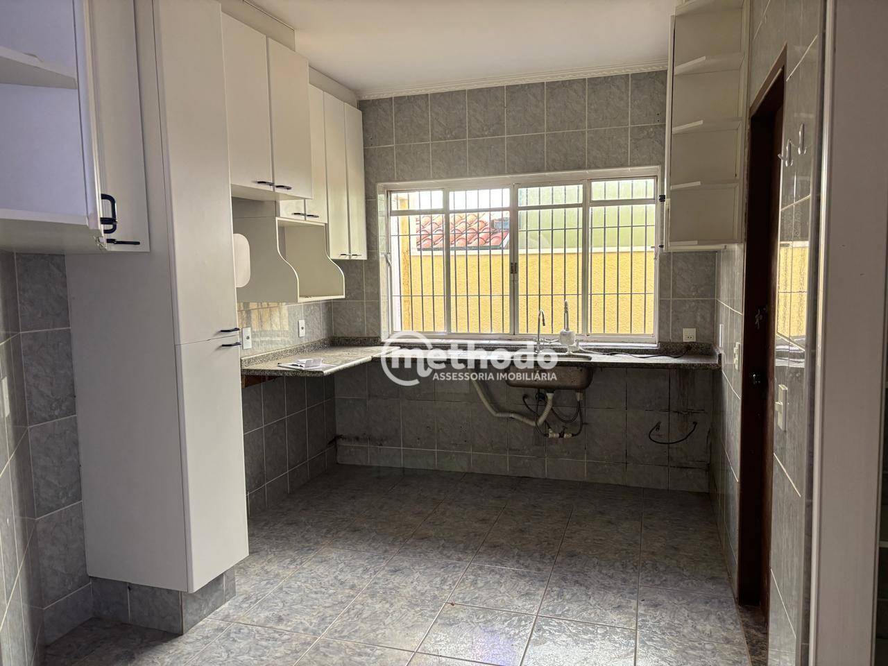 Casa à venda com 5 quartos, 300m² - Foto 9