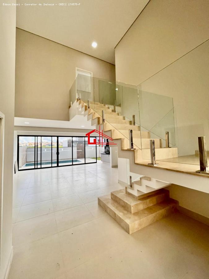 Casa de Condomínio à venda com 4 quartos, 315m² - Foto 4