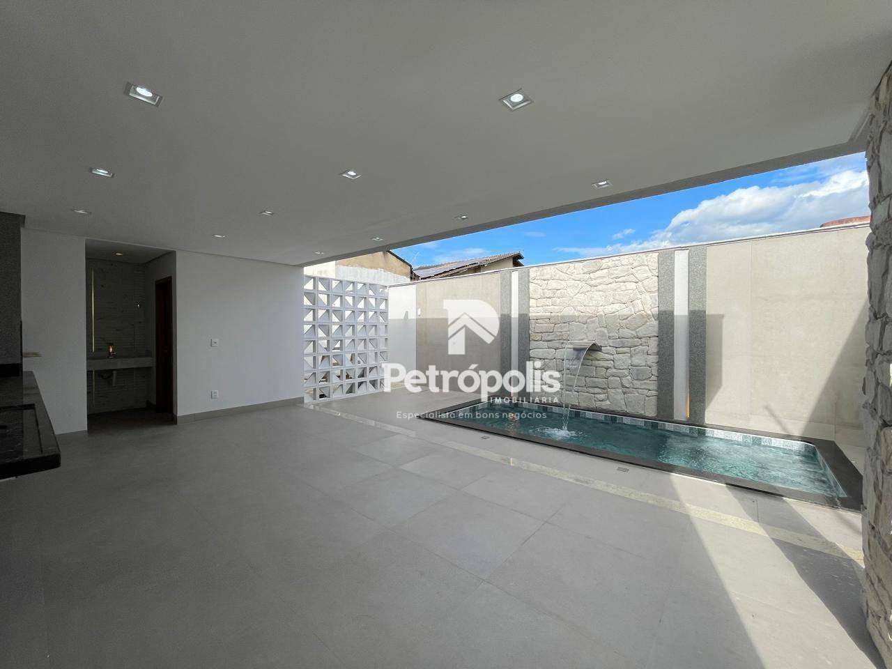 Casa à venda com 3 quartos, 202m² - Foto 15