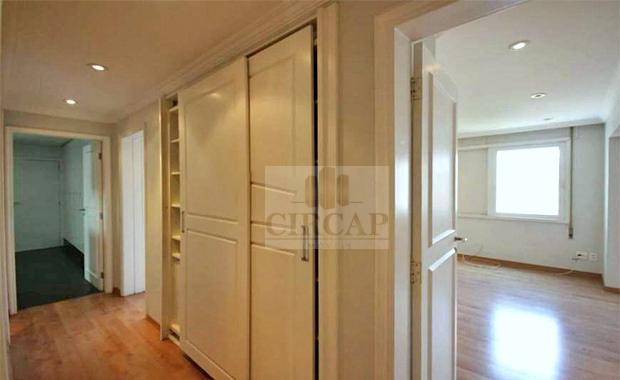 Apartamento à venda com 3 quartos, 186m² - Foto 13