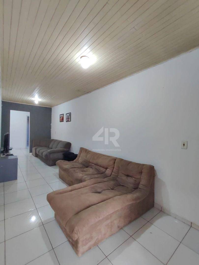 Casa à venda com 4 quartos, 150m² - Foto 2