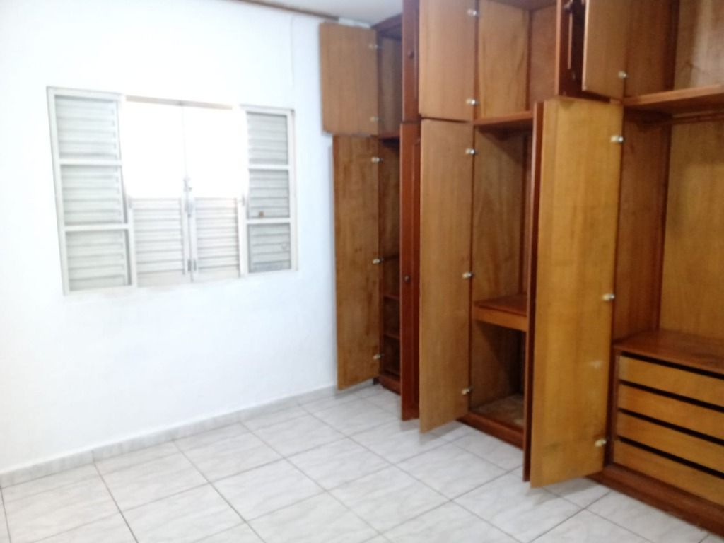 Casa à venda com 3 quartos, 230m² - Foto 16