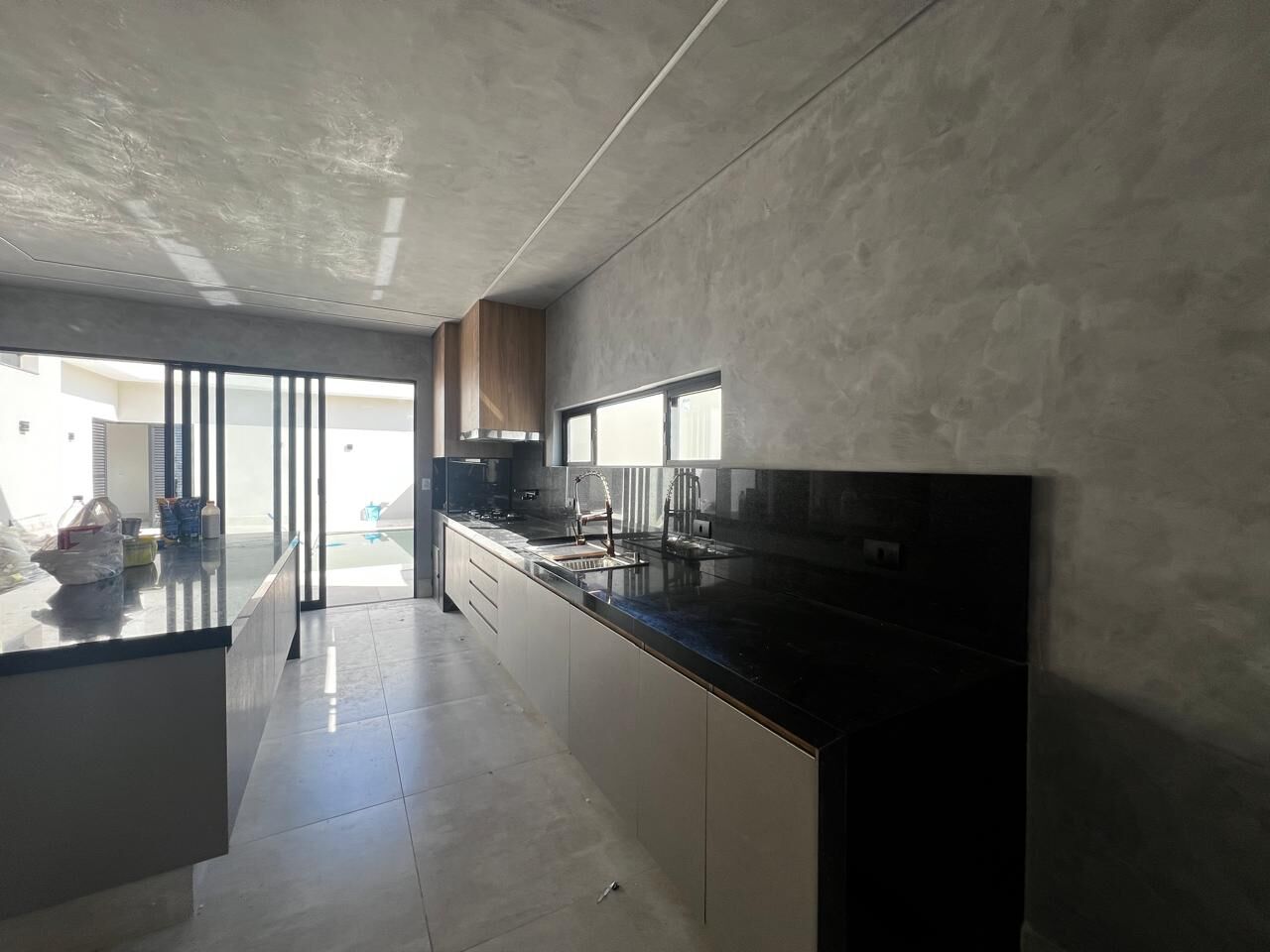 Casa à venda com 3 quartos, 300m² - Foto 2