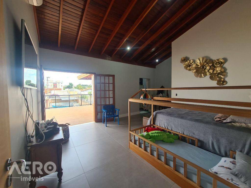 Casa à venda com 2 quartos, 280m² - Foto 3