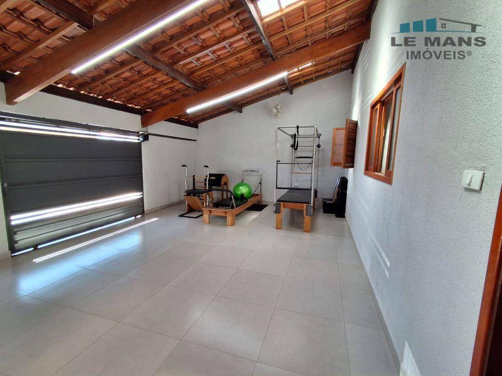 Casa à venda com 2 quartos, 90m² - Foto 1