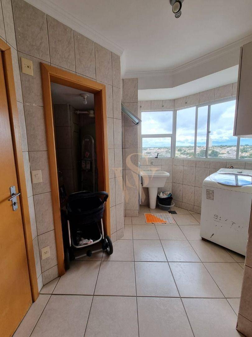 Apartamento à venda com 3 quartos, 174m² - Foto 14