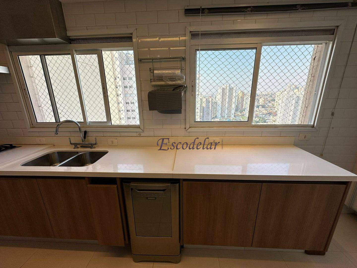 Apartamento à venda com 3 quartos, 158m² - Foto 3