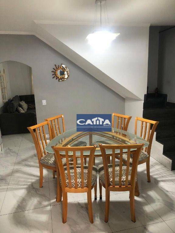 Sobrado à venda com 3 quartos, 244m² - Foto 1