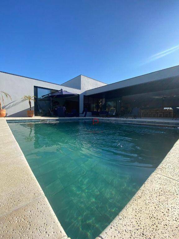 Casa de Condomínio à venda com 4 quartos, 600m² - Foto 4