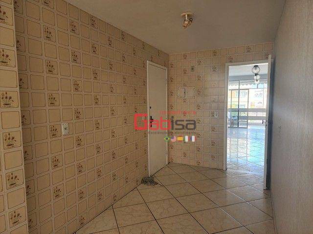 Apartamento à venda com 3 quartos, 140m² - Foto 2