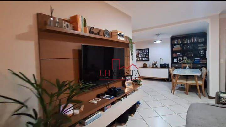 Apartamento à venda com 2 quartos, 75m² - Foto 1