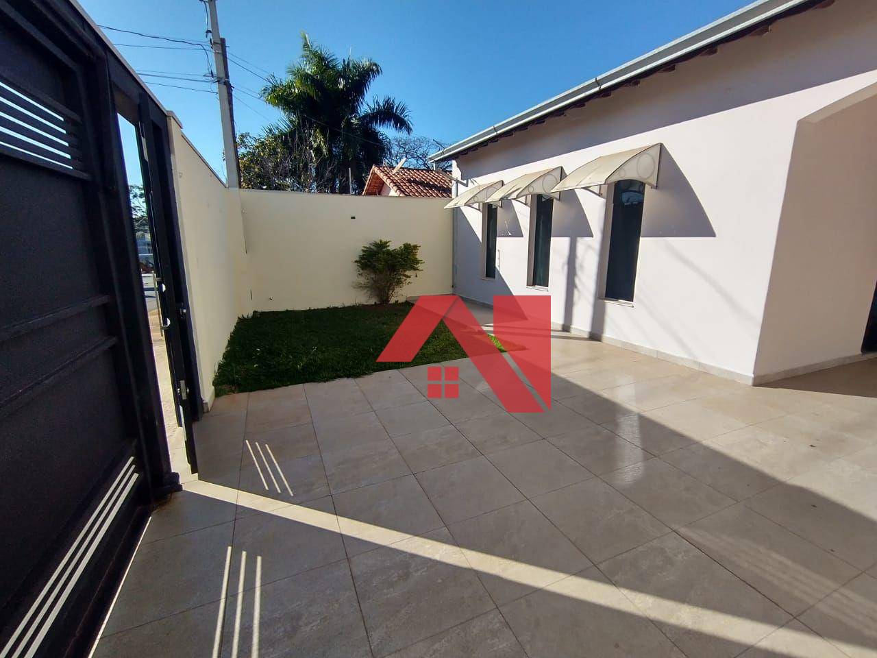 Casa para alugar com 4 quartos, 200m² - Foto 3