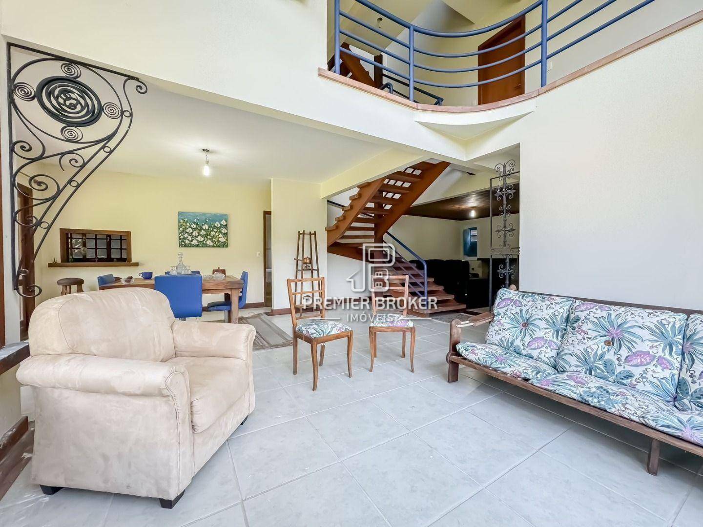 Casa de Condomínio à venda com 4 quartos, 276m² - Foto 1