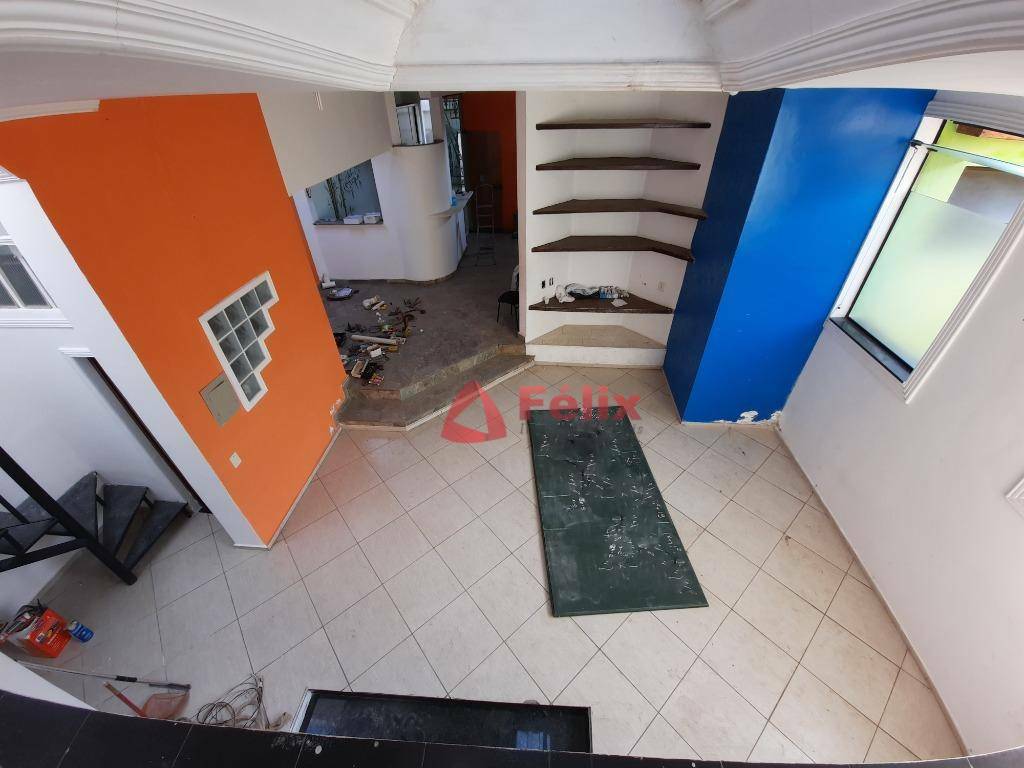 Casa à venda com 3 quartos, 300m² - Foto 8