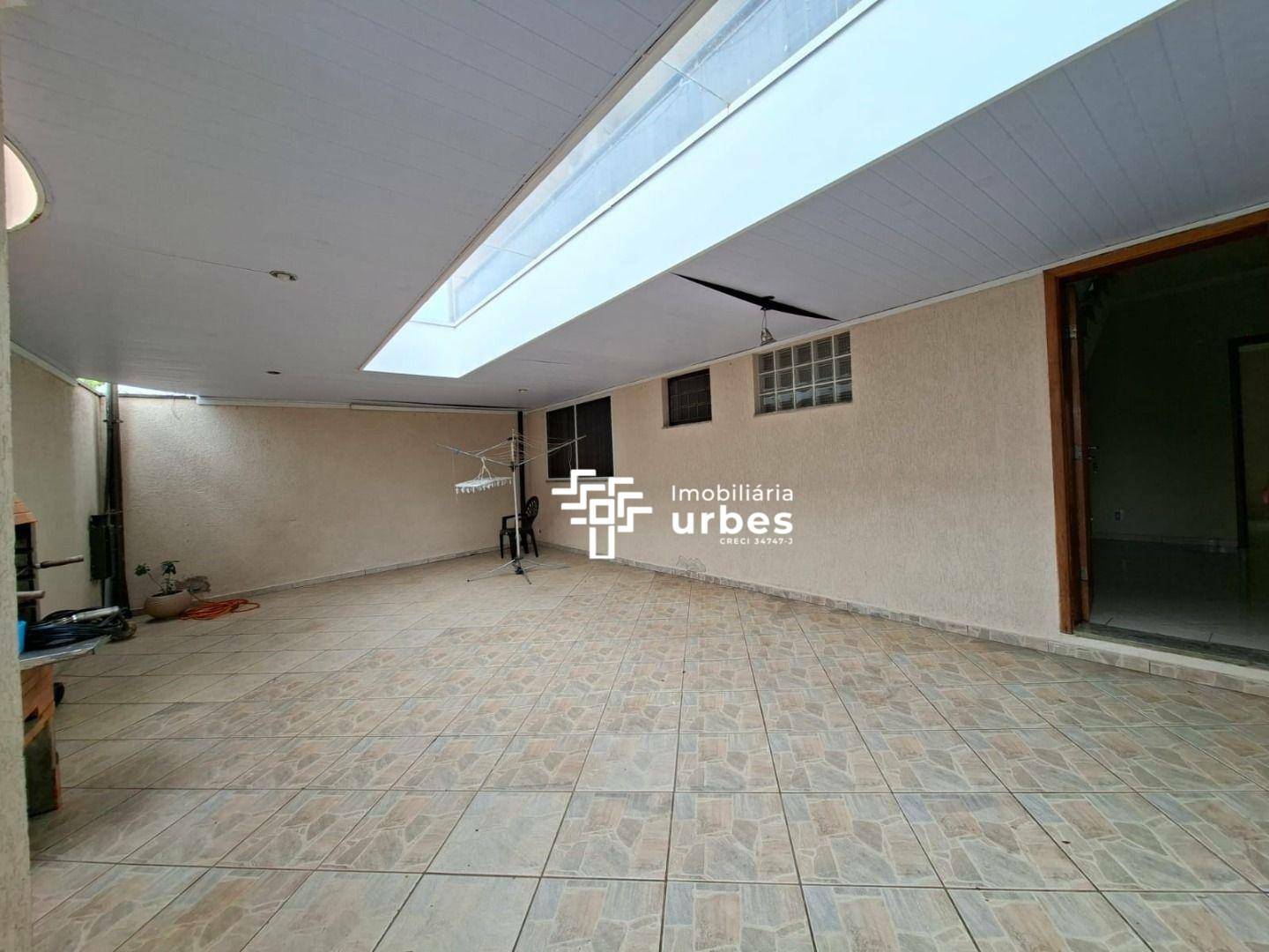 Casa, 4 quartos, 205 m² - Foto 2