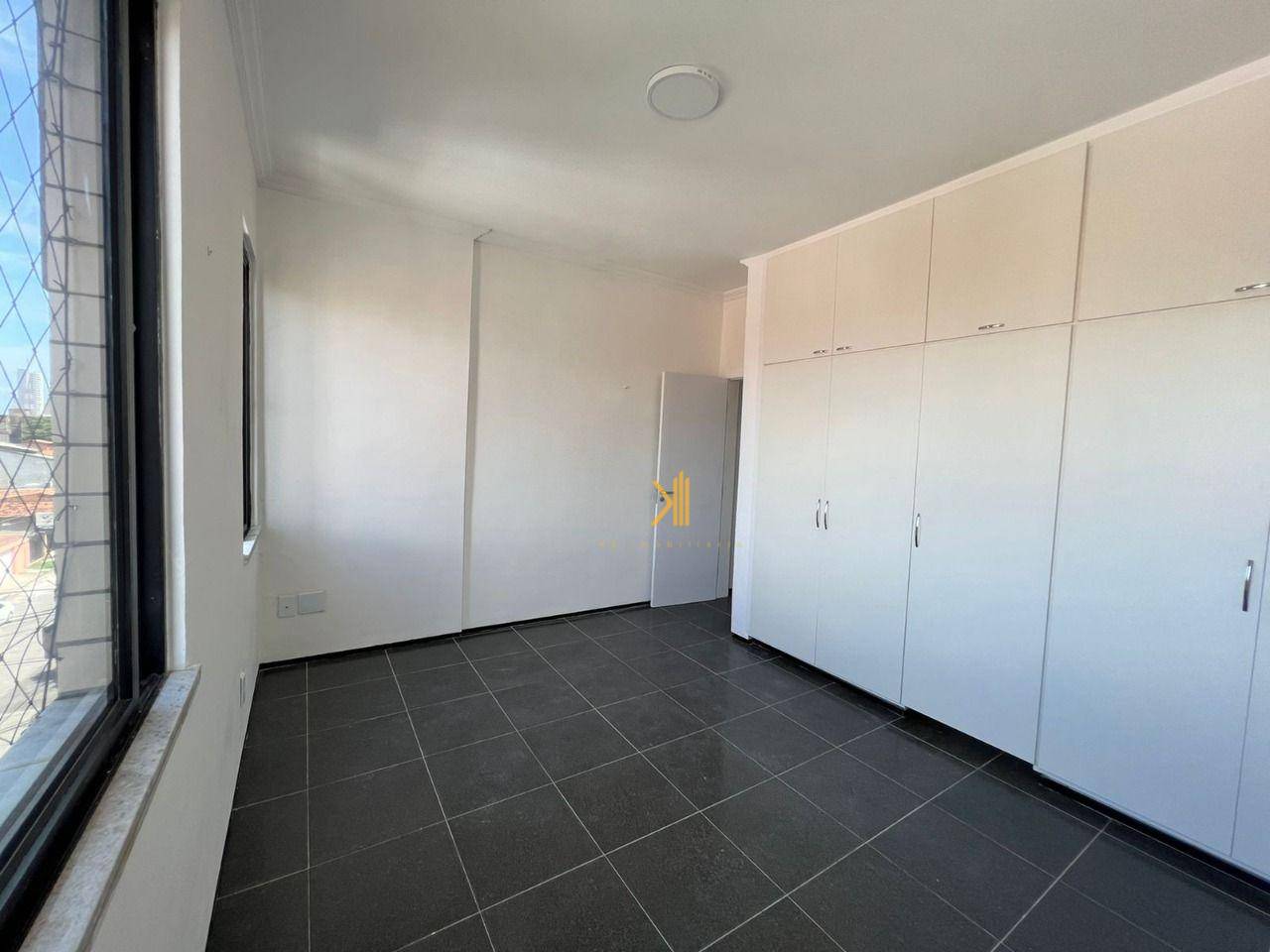 Apartamento à venda com 3 quartos, 122m² - Foto 3