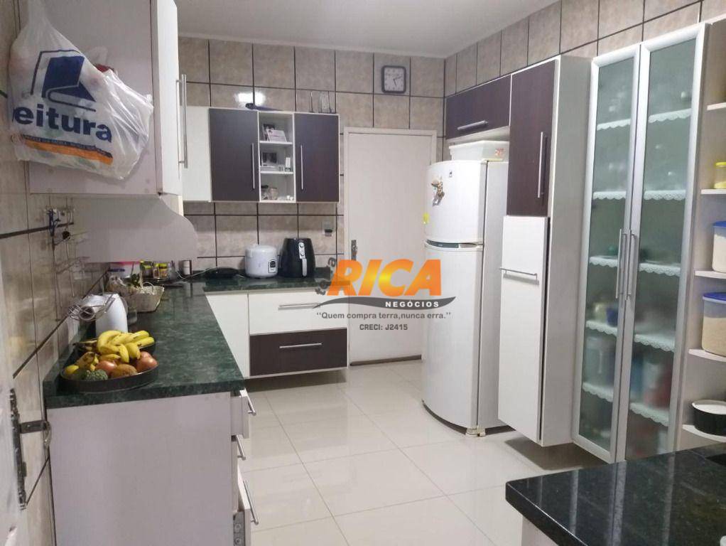 Casa de Condomínio à venda com 5 quartos, 290m² - Foto 12