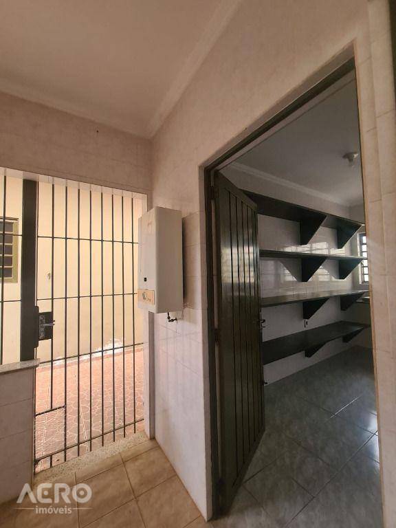 Casa à venda com 3 quartos, 223m² - Foto 27