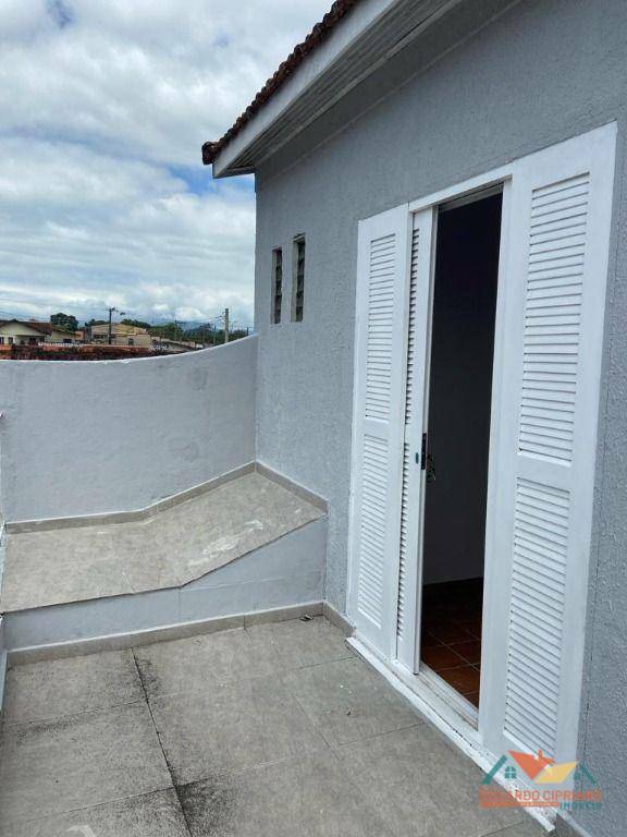 Casa à venda com 3 quartos, 129m² - Foto 1