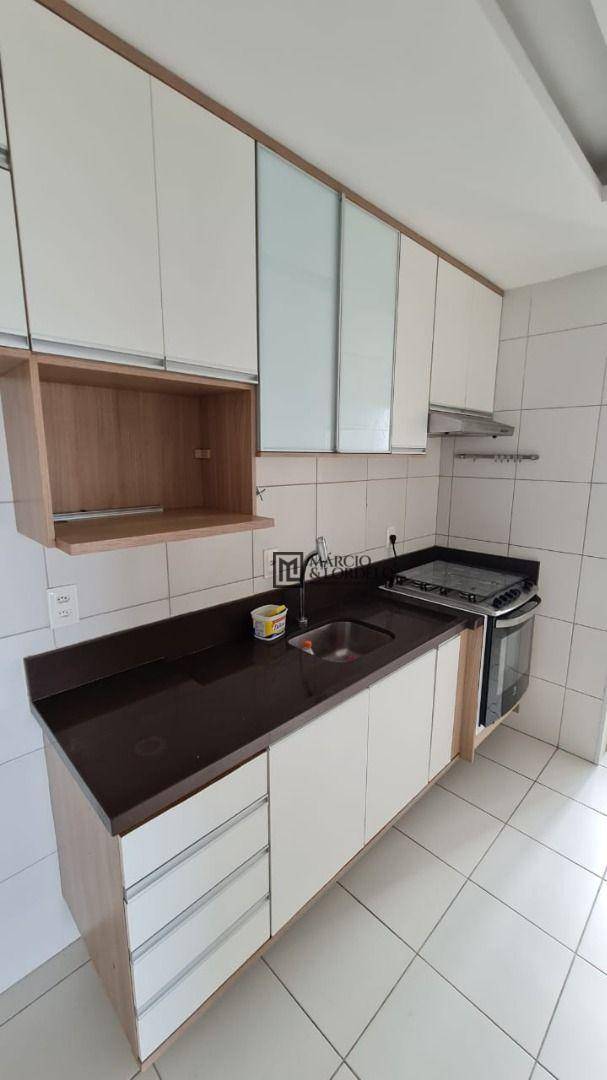 Apartamento à venda com 3 quartos, 72m² - Foto 2