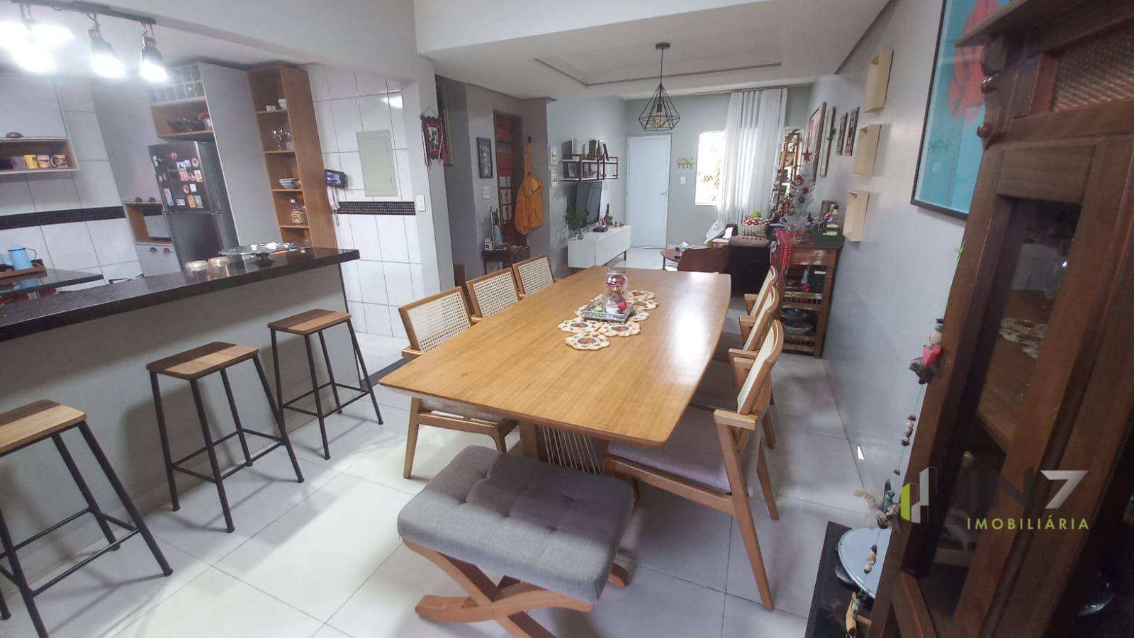 Sobrado à venda com 3 quartos, 118m² - Foto 1