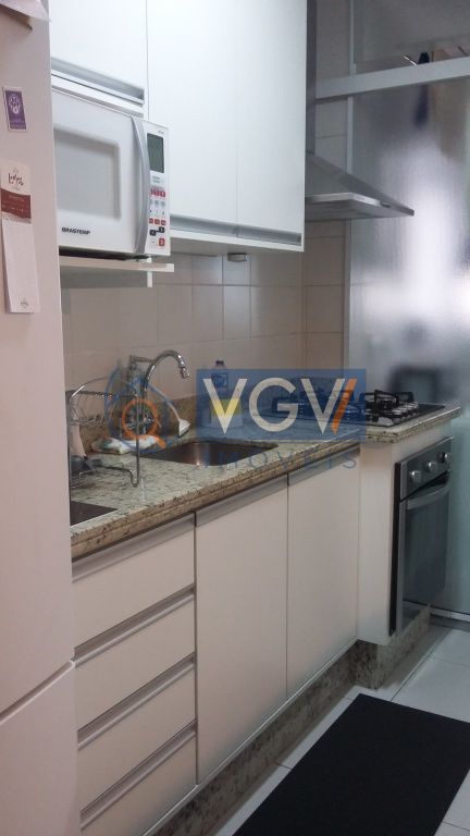 Apartamento à venda com 2 quartos, 65m² - Foto 15