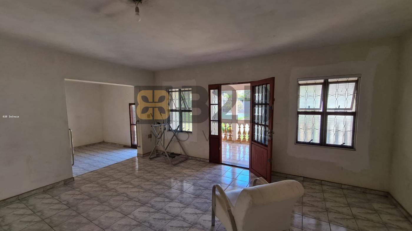 Casa à venda com 3 quartos, 560m² - Foto 8