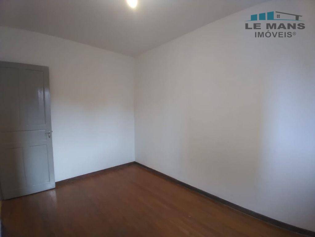 Casa para alugar com 2 quartos, 81m² - Foto 13