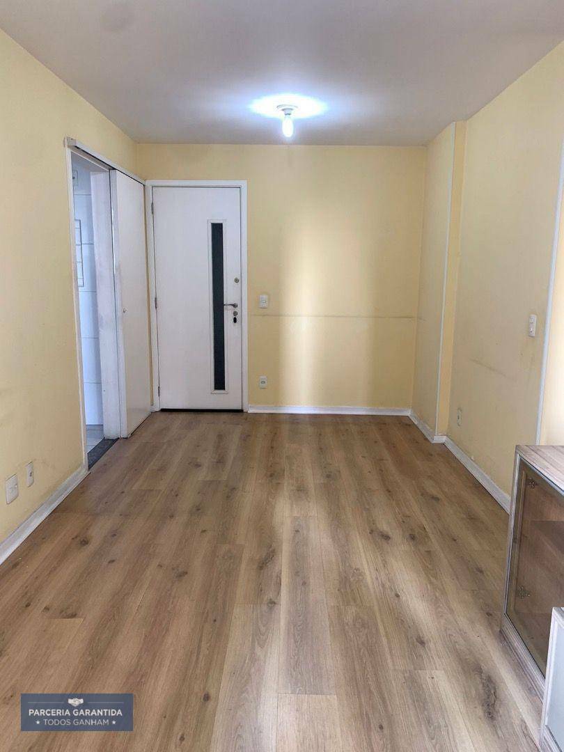 Apartamento à venda com 2 quartos, 60m² - Foto 2