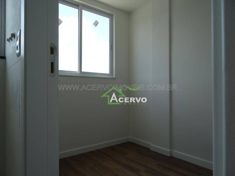 Apartamento à venda com 3 quartos, 171m² - Foto 2