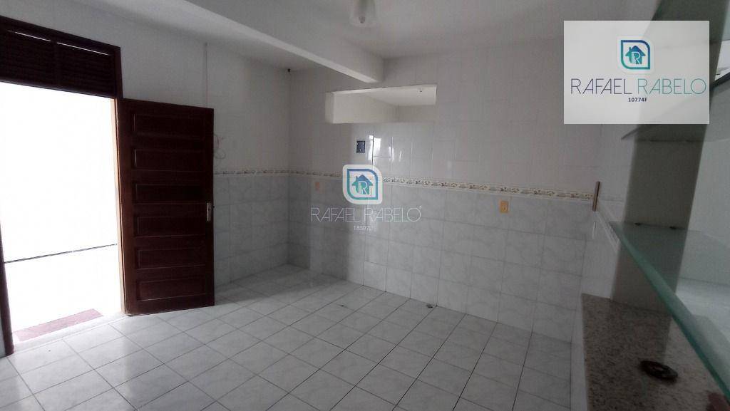 Casa para alugar com 3 quartos, 269m² - Foto 11