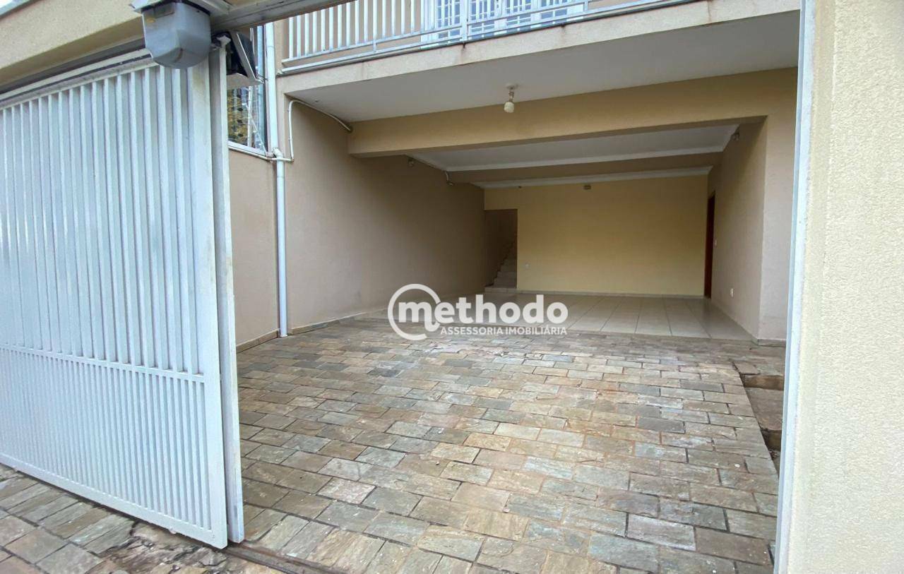 Casa à venda com 3 quartos, 230m² - Foto 2