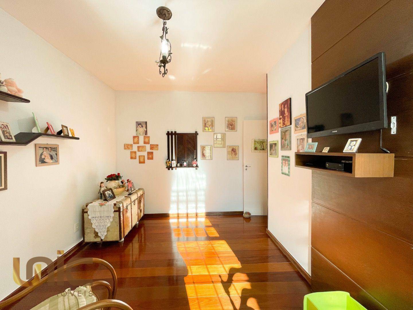 Casa à venda com 4 quartos, 250m² - Foto 17