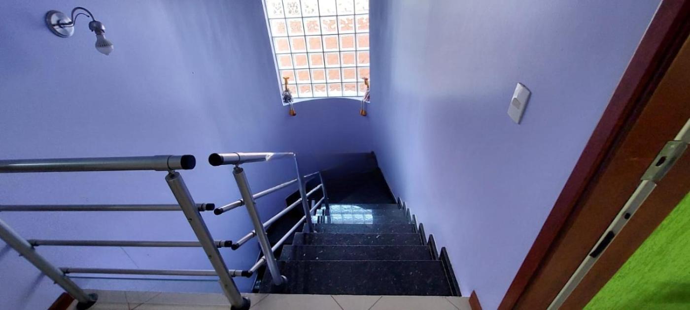 Casa de Condomínio para alugar com 3 quartos, 330m² - Foto 23