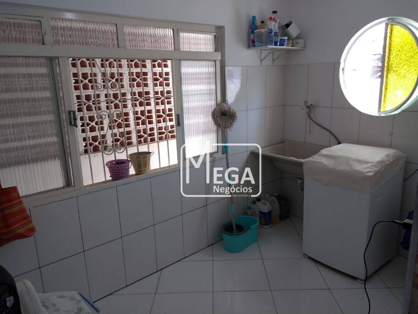 Casa à venda com 7 quartos, 230m² - Foto 11