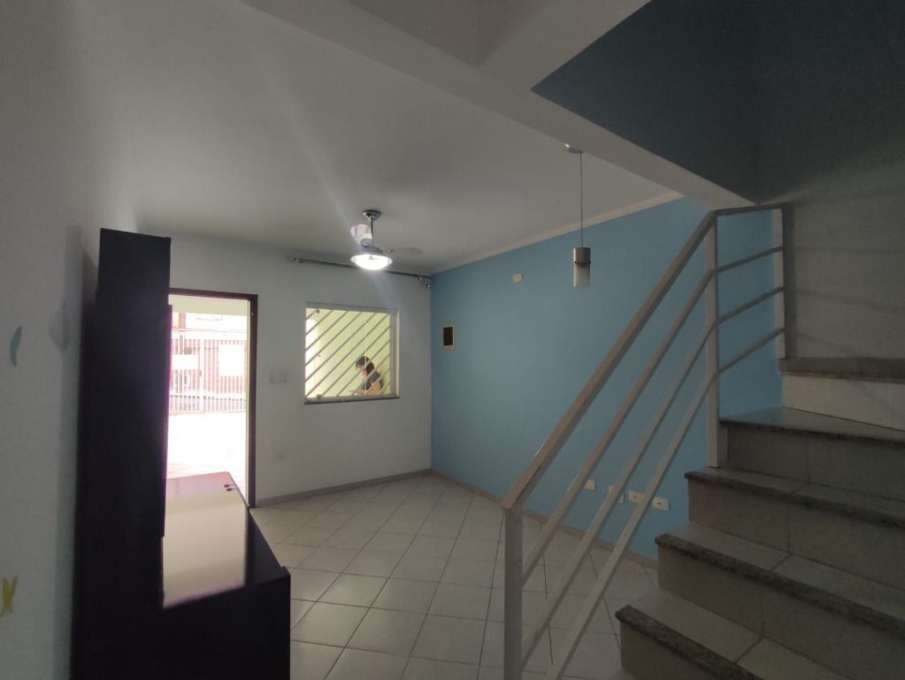 Sobrado para alugar com 3 quartos, 88m² - Foto 2