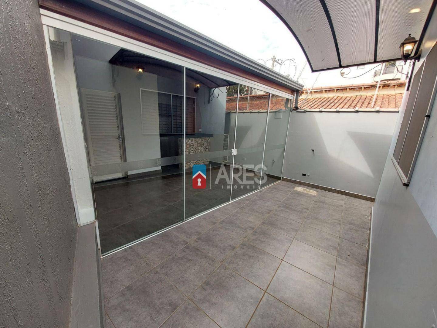 Casa à venda com 3 quartos, 190m² - Foto 8