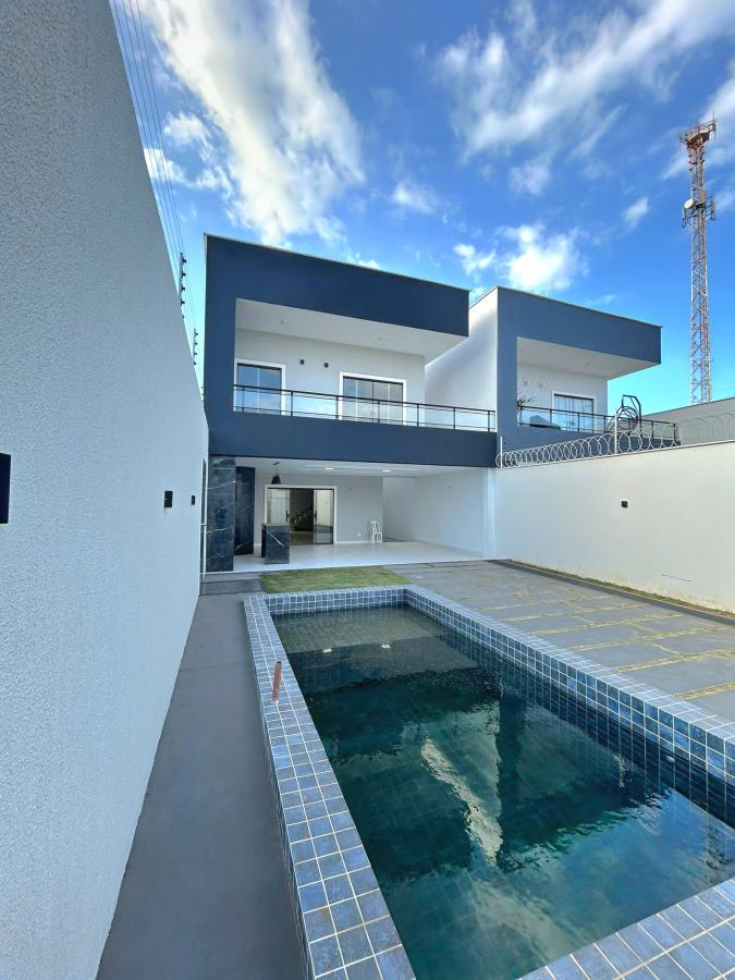 Casa à venda com 3 quartos, 240m² - Foto 1