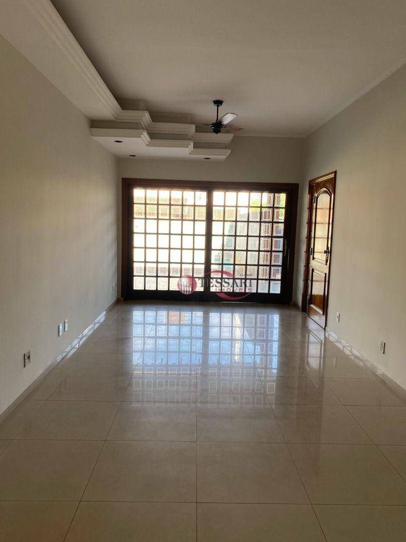 Casa à venda com 3 quartos, 305m² - Foto 4