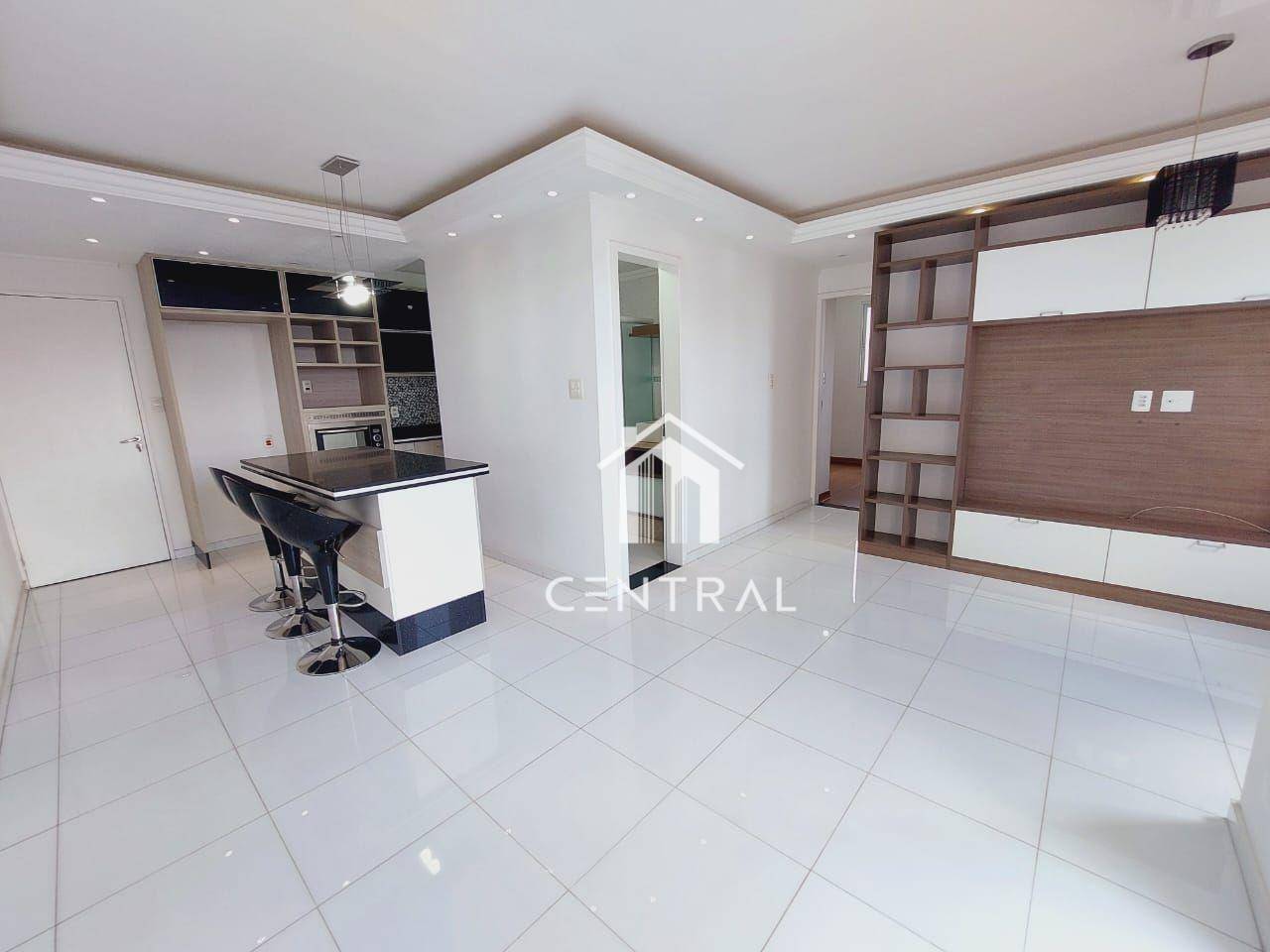 Apartamento à venda com 2 quartos, 64m² - Foto 1