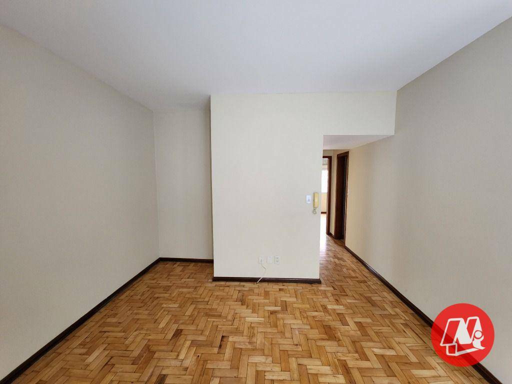 Apartamento à venda com 2 quartos, 65m² - Foto 1