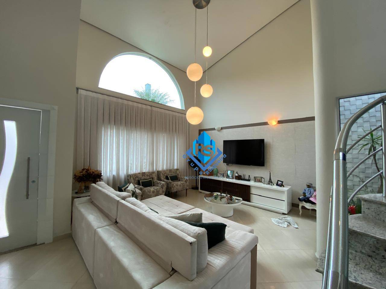 Sobrado à venda com 4 quartos, 260m² - Foto 2
