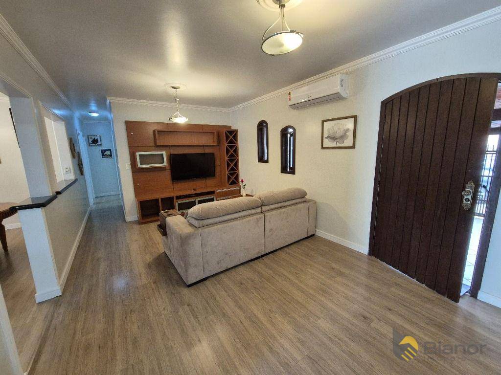 Casa, 3 quartos, 290 m² - Foto 4