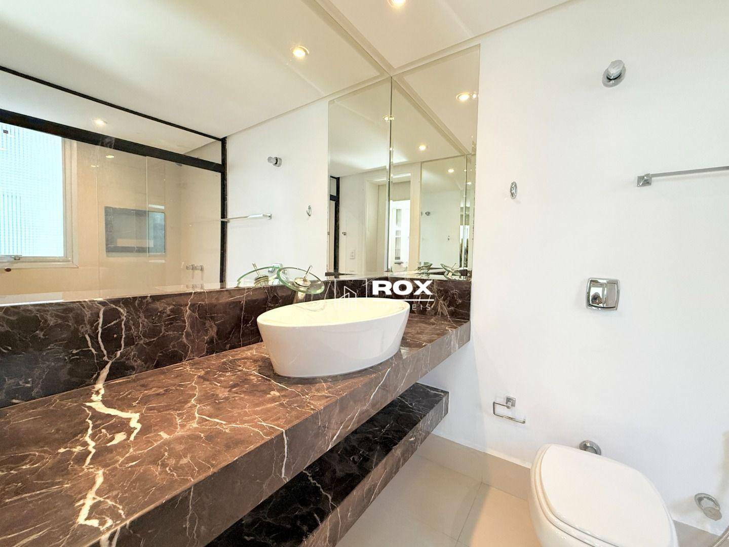 Apartamento para alugar com 3 quartos, 217m² - Foto 37
