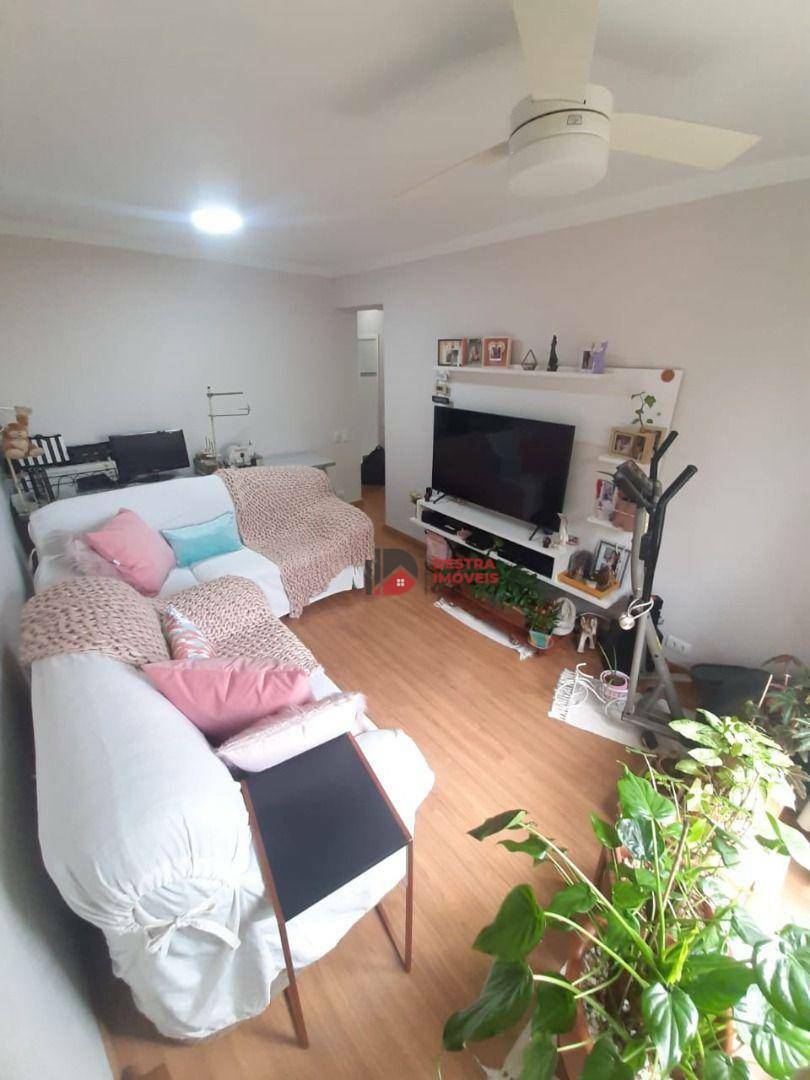 Apartamento à venda com 2 quartos, 60m² - Foto 3